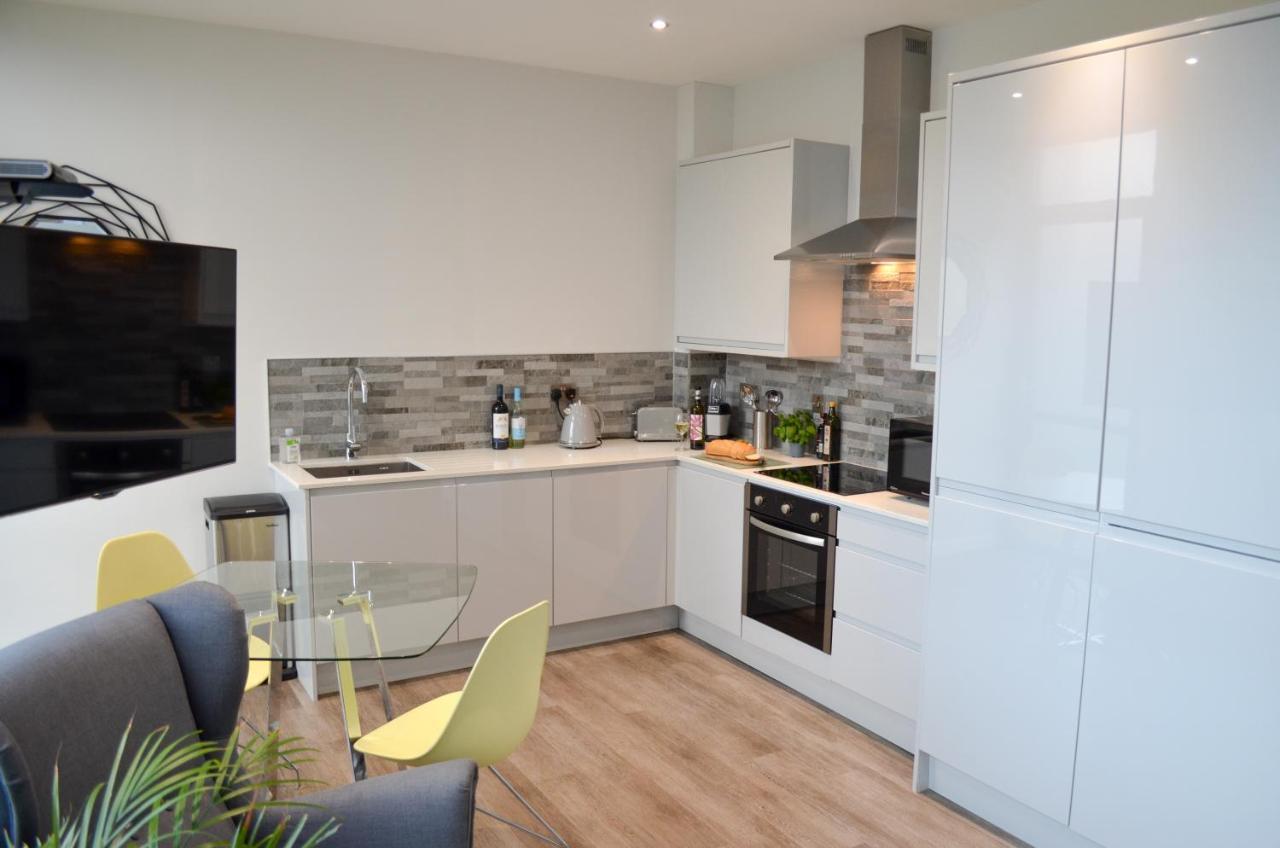 Cotels At 7Zero1 Serviced Apartments - Modern Apartments, Superfast Broadband, Free Parking, Centrally Located ミルトン・ケインズ エクステリア 写真