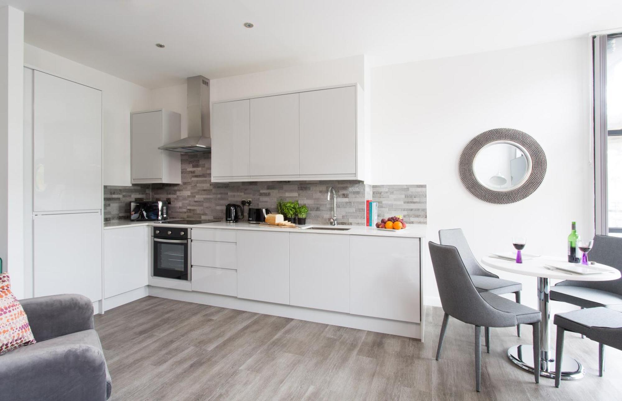 Cotels At 7Zero1 Serviced Apartments - Modern Apartments, Superfast Broadband, Free Parking, Centrally Located ミルトン・ケインズ エクステリア 写真