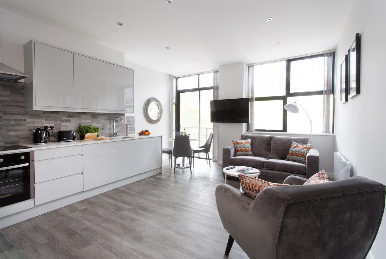 Cotels At 7Zero1 Serviced Apartments - Modern Apartments, Superfast Broadband, Free Parking, Centrally Located ミルトン・ケインズ エクステリア 写真