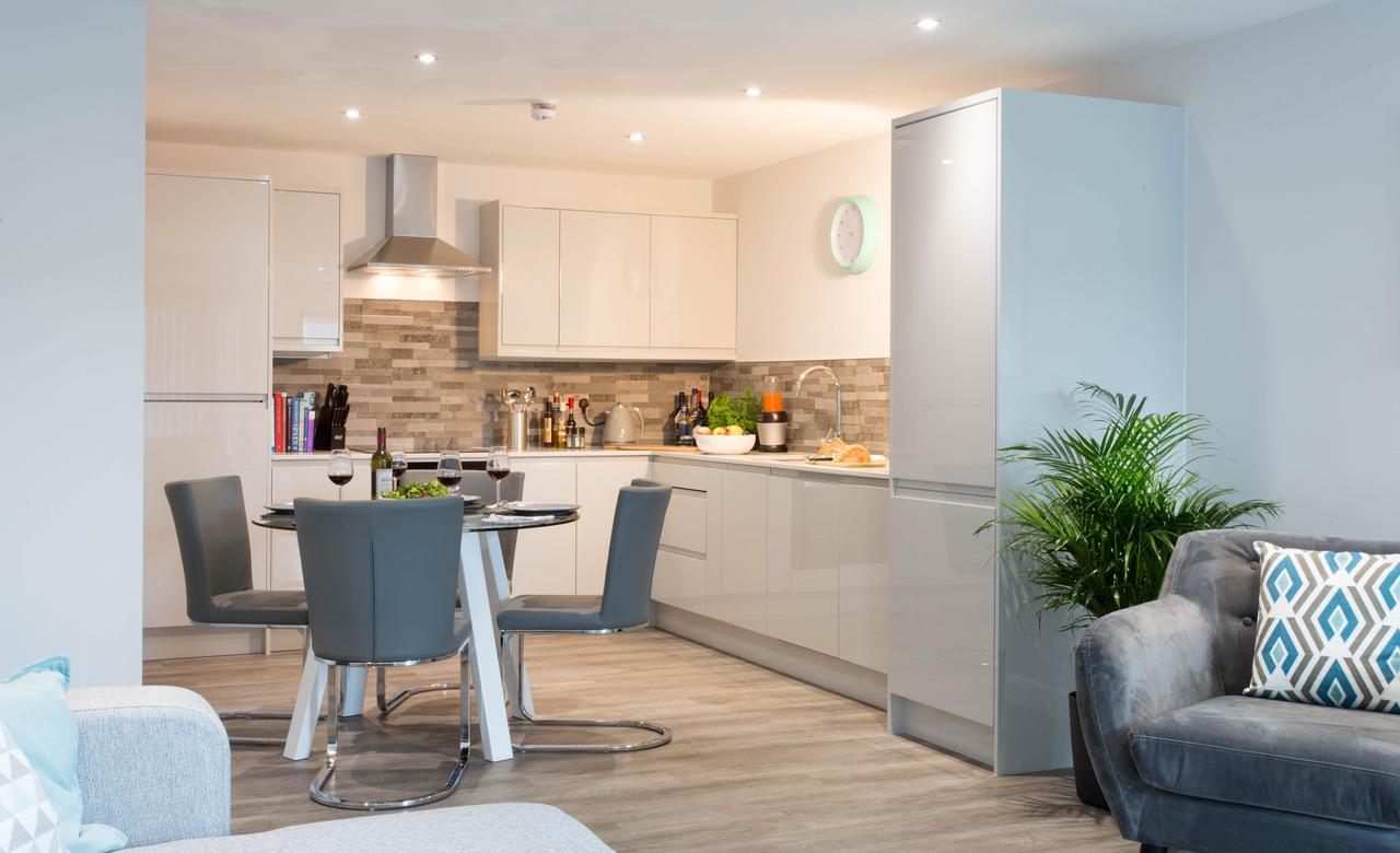 Cotels At 7Zero1 Serviced Apartments - Modern Apartments, Superfast Broadband, Free Parking, Centrally Located ミルトン・ケインズ エクステリア 写真
