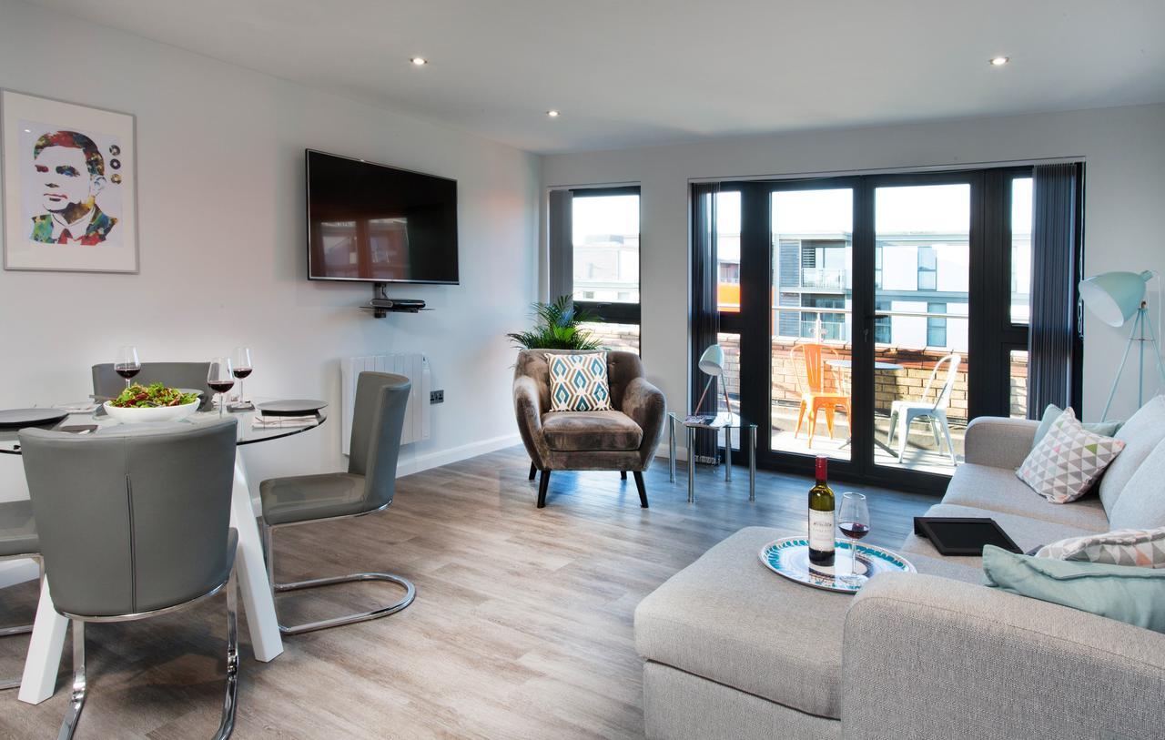 Cotels At 7Zero1 Serviced Apartments - Modern Apartments, Superfast Broadband, Free Parking, Centrally Located ミルトン・ケインズ エクステリア 写真